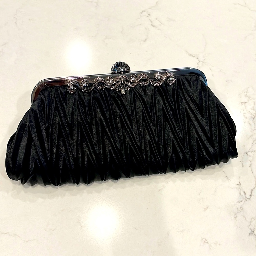 Black gorgeous clutch.